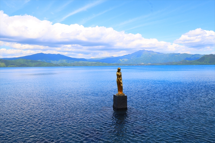 田沢湖・たつこ像