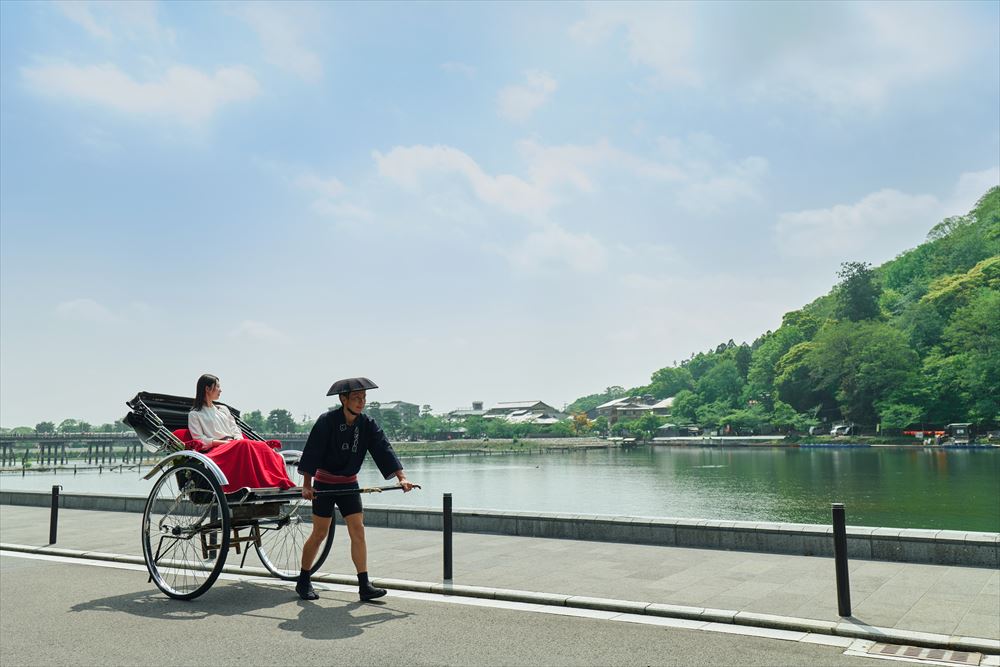 Suiran, a Luxury Collection Hotel, Kyoto_The rickshaw pick-up service lets you take in the Arashiyama scenery on your way to the hotel.