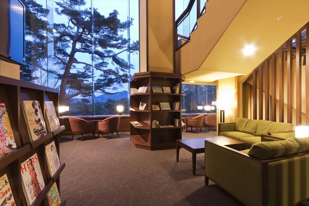 The Park Hotel Jodogahama.　At the hotel’s library lounge, read or work remotely facing a spectacular vista.