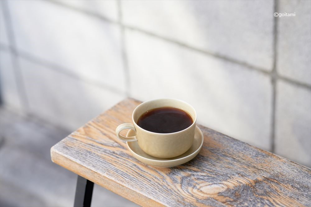 all day place shibuya.　At ABOUT LIFE COFFEE BREWERS, relax with a cup of carefully selected specialty coffee.