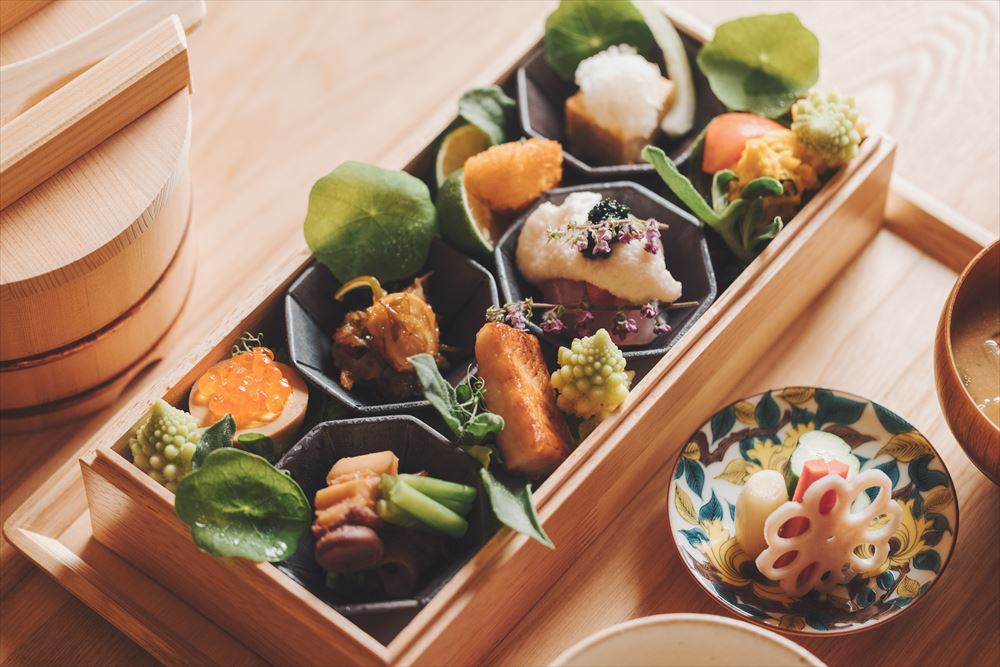 SOKI KANAZAWA.　Prepare mind and body for the day to come with a deeply nourishing, refreshing breakfast of delicate dishes made with rice from Ishikawa prefecture and the finest ingredients of the season.