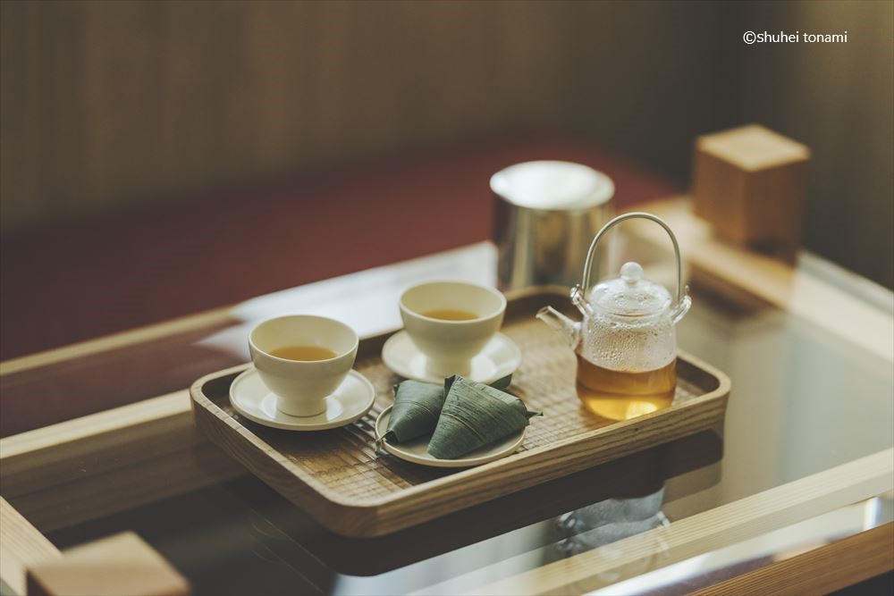 SOKI KANAZAWA.　All guests receive locally made sweets at check-in. The perfect pairing with the tea in your room.