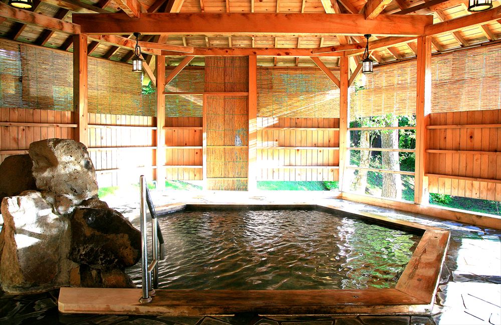 ＜AOMORI WINERY HOTEL＞　Open-air Bath